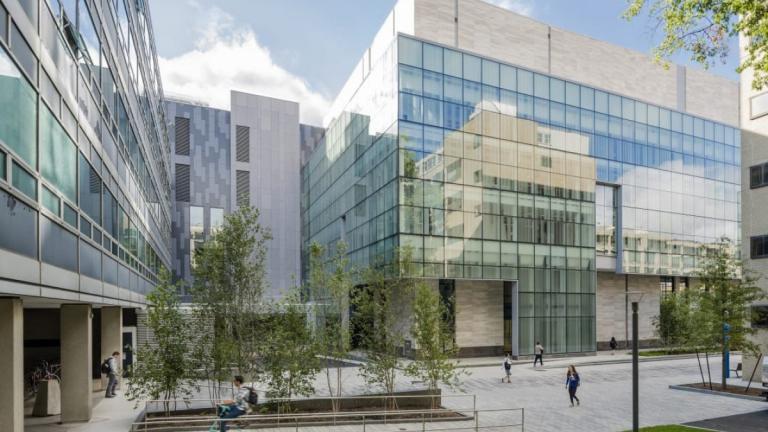 MIT.nano, MIT’s 216,000-square-foot, shared-access facility for nanoscience and nanotechnology research, has been awarded the American Institute of Architects (AIA) 2021 Committee on the Environment (COTE) Top Ten Award for excellence in sustainability and design.