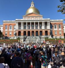 Lecturer Susan Murcott met many members of her EC.719 / EC.789 (Water, Climate Change, and Health) D-Lab class for the first time at the Boston climate strike on Sept. 20, 2019.