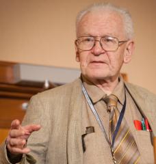 Over many decades, Michael Driscoll had a great deal to do with making the Department of Nuclear Science and Engineering at MIT the collegial, mutually supportive community it remains today.