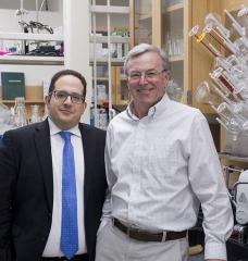 Sahag Voskian SM ’15, PhD ’19 (left) and Professor T. Alan Hatton have developed an electrochemical cell that can capture and release carbon dioxide with just a small change in voltage.