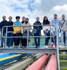 As part of a MITEI-sponsored field trip to the Netherlands to experience the country’s approach to sustainable energy, MIT students received a tour of EnTranCe, a facility dedicated to researching hydrogen usage within the energy grid, at Hanze University in Groningen. 