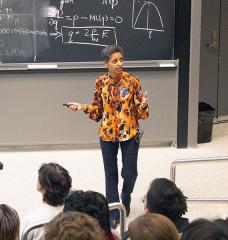 Sossina Haile ’86, PhD ’92, a professor of materials science and engineering at Northwestern University, gives the fall 2023 Wulff Lecture at MIT. She discussed an innovative way of transporting hydrogen: in ammonia.